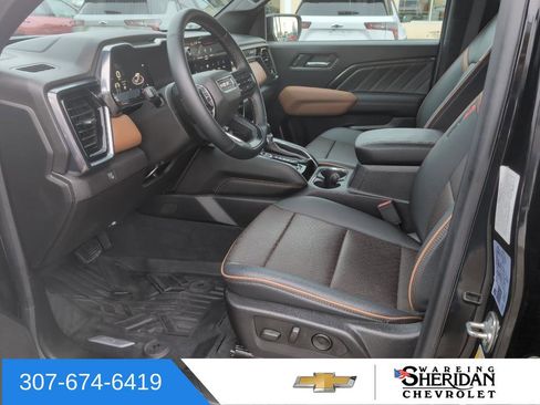 Used 2024 GMC Canyon AT4 image 10