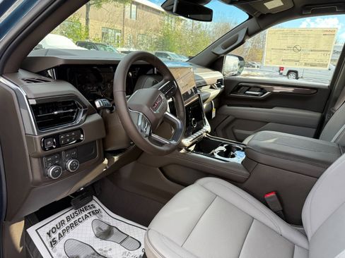 New 2026 GMC Yukon Elevation image 13