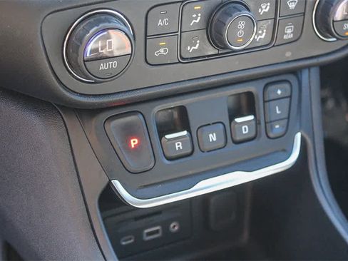 Used 2020 GMC Terrain SLT w/ Preferred Package image 26