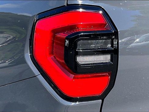 Used 2025 Toyota 4Runner Limited AWD/4WD image 32