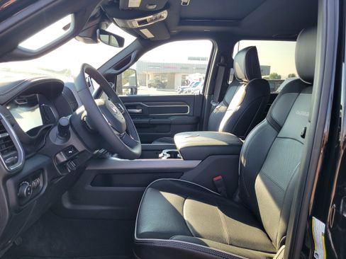 New 2025 RAM 2500 Laramie AWD/4WD image 7