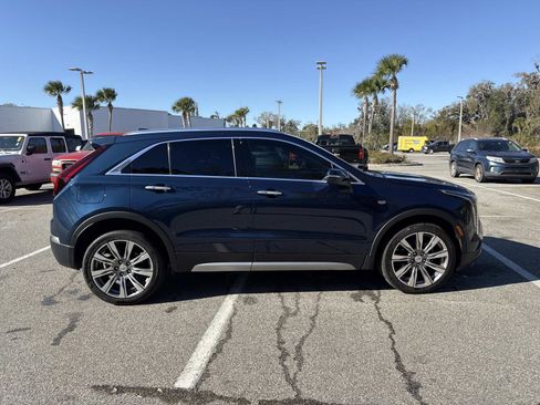 Used 2019 Cadillac XT4 Premium Luxury w/ Technology Package image 2