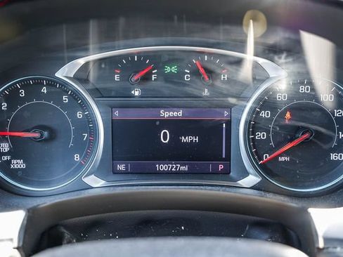 Used 2021 Chevrolet Traverse LT FWD image 18
