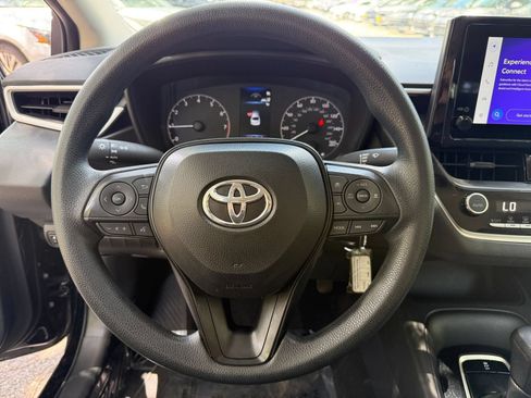 Used 2025 Toyota Corolla LE FWD image 25