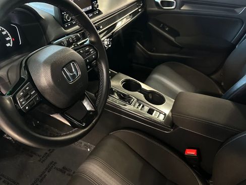 Used 2025 Honda Civic Sport image 12
