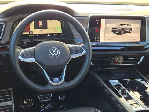 Used 2024 Volkswagen Atlas SEL Premium R-Line image 19