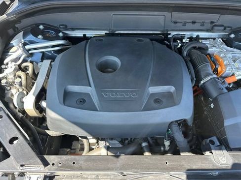 Certified 2023 Volvo XC60 T8 Plus w/ Climate Package AWD/4WD image 34