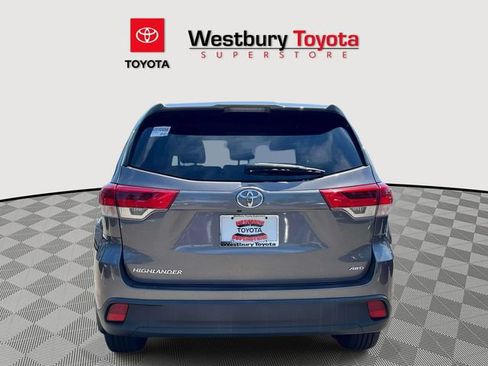 Certified 2019 Toyota Highlander LE AWD/4WD image 9