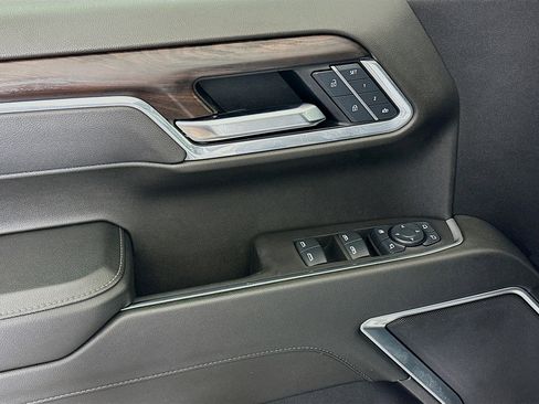 Used 2025 GMC Sierra 1500 SLT image 15