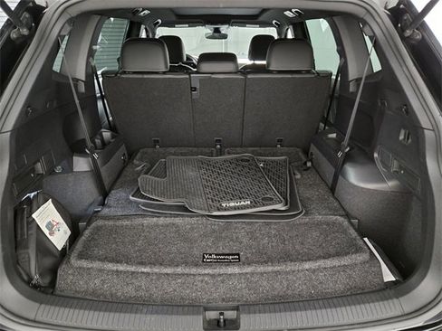 Used 2023 Volkswagen Tiguan SE R-Line image 20