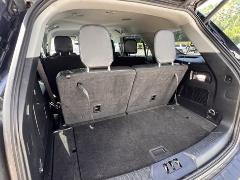 Used 2023 Ford Explorer XLT w/ Equipment Group 202A image 29