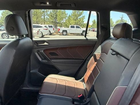 Used 2022 Volkswagen Tiguan SEL R-Line AWD/4WD image 17