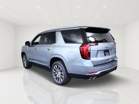 Used 2025 GMC Yukon Denali w/ Sun & Power Step Package AWD/4WD image 4