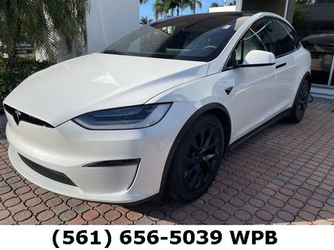 Used 2023 Tesla Model X image 1