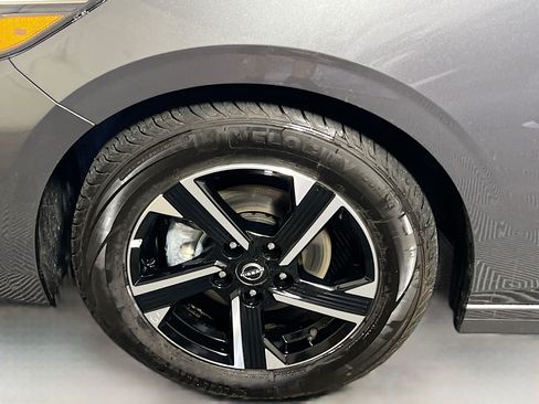 Used 2025 Nissan Sentra SV FWD image 33