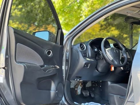 Used 2019 Nissan Versa SV FWD image 9