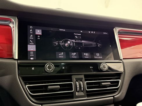 Certified 2024 Porsche Macan image 46