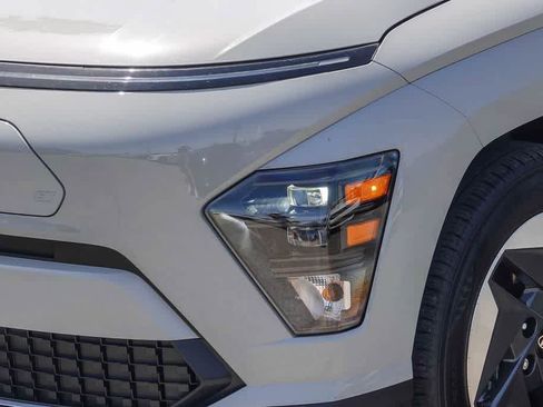 Used 2024 Hyundai Kona SEL FWD image 8