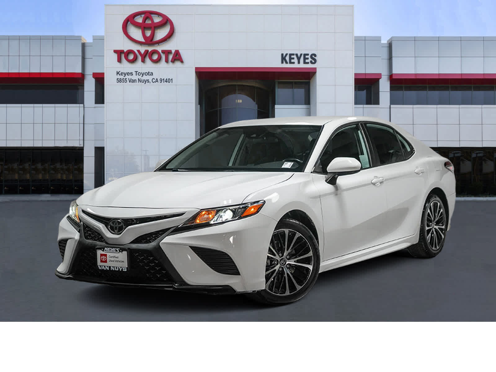 Used 2019 Toyota Camry SE w/ Carpet Mat Package FWD image 1