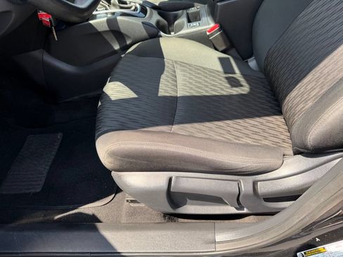 Used 2019 Nissan Rogue S w/ Special Edition Package FWD image 14