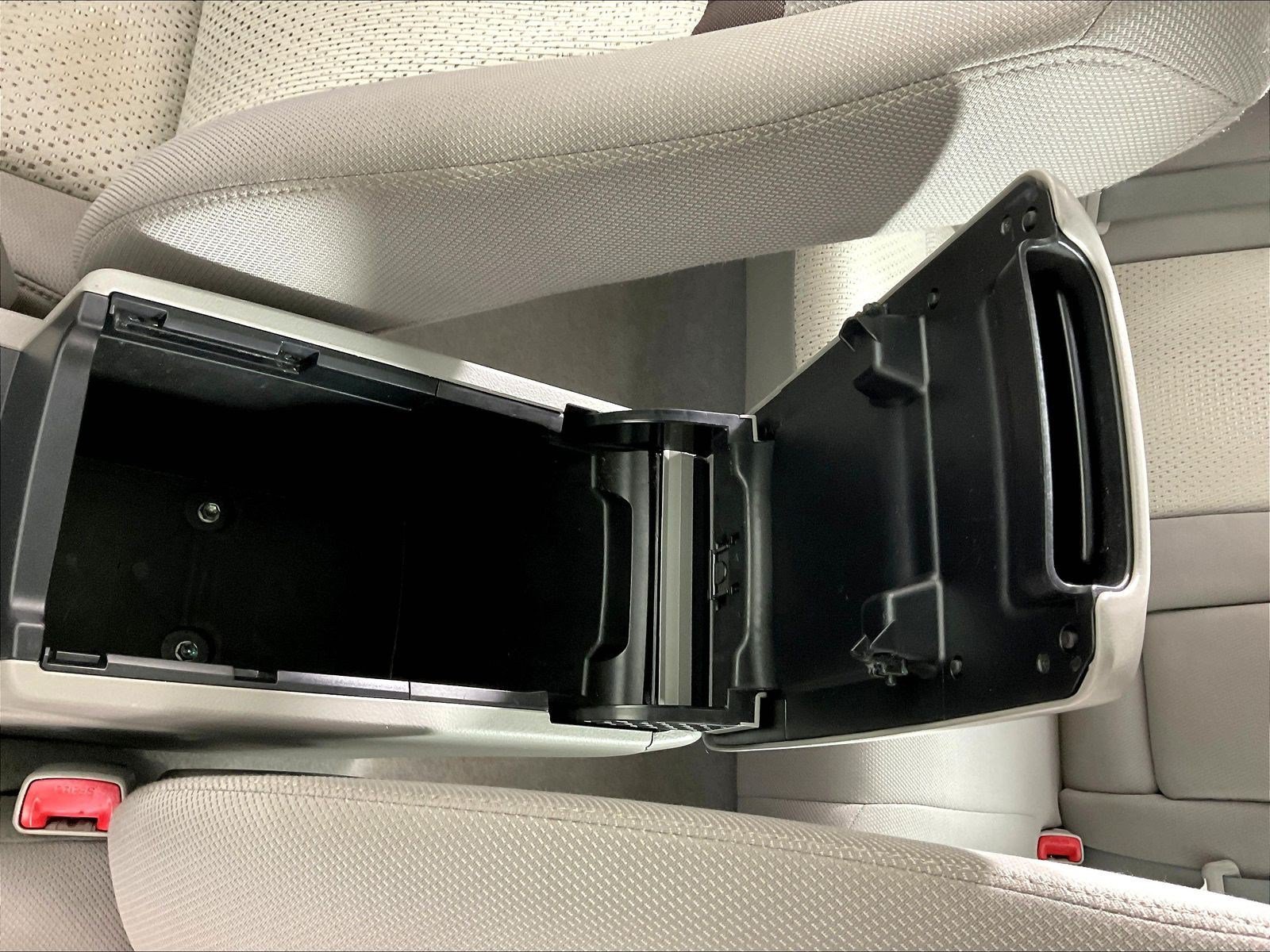 Used 2014 Toyota Camry XLE FWD image 37