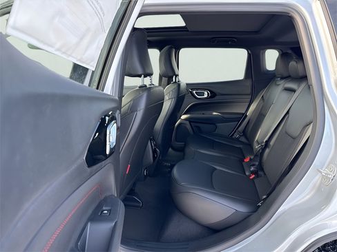 New 2026 Jeep Compass Trailhawk image 18