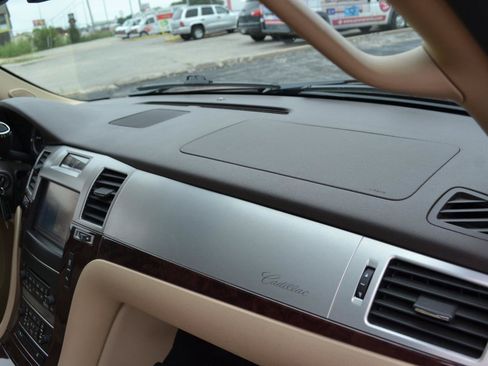 Used 2014 Cadillac Escalade Premium AWD/4WD image 34