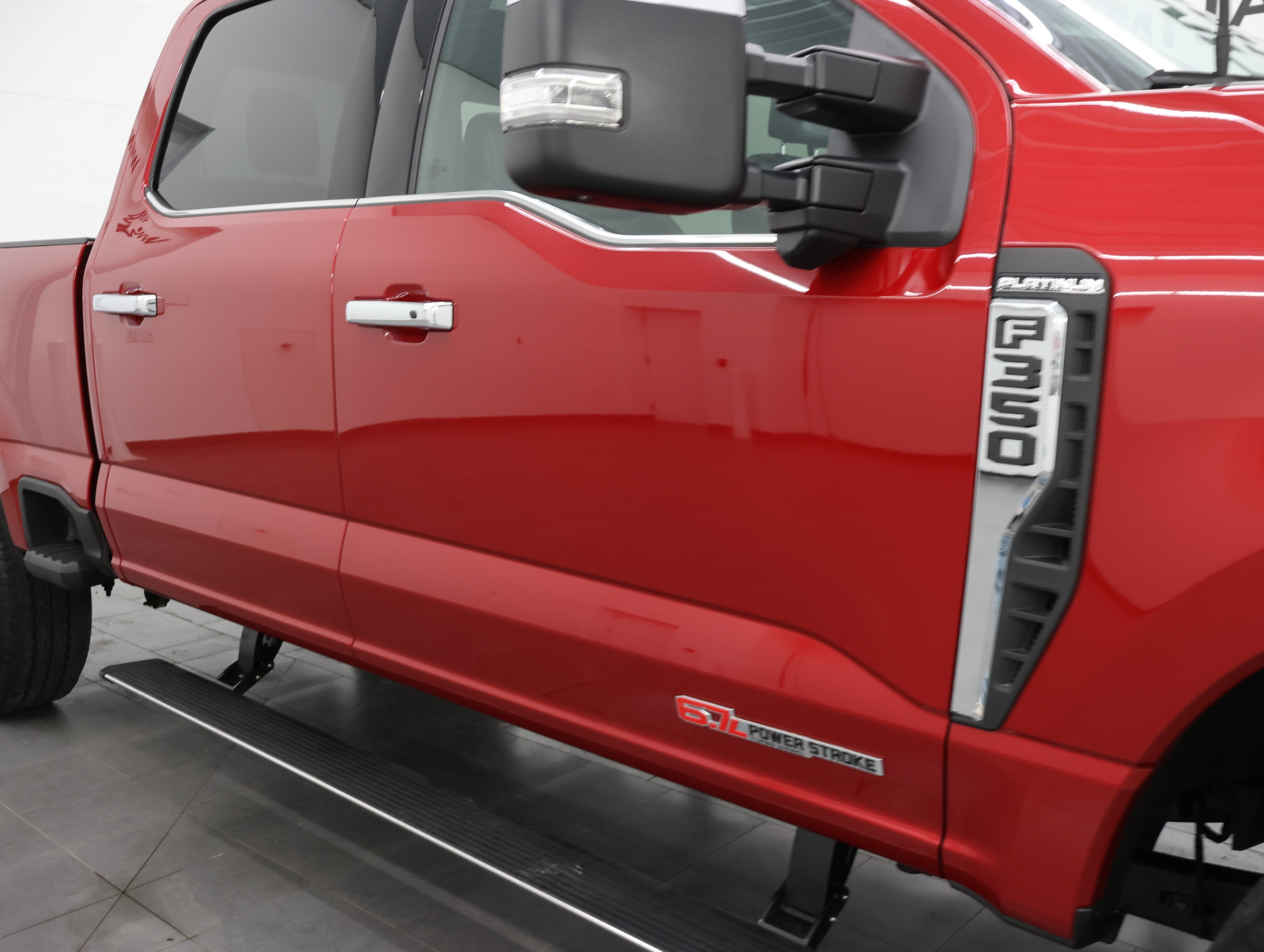 Used 2024 Ford F350 Platinum w/ FX4 Off-Road Package AWD/4WD image 29