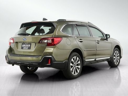 Used 2018 Subaru Outback 2.5i Touring AWD/4WD image 5