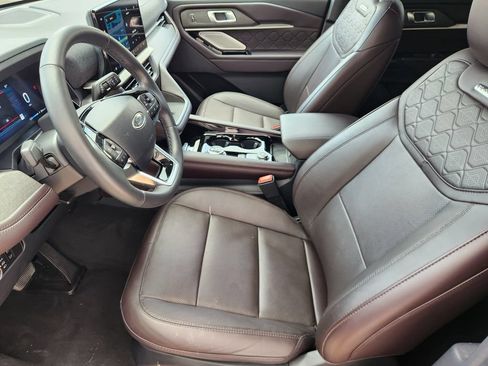 Used 2025 Ford Explorer Platinum w/ LUX Leather Package AWD/4WD image 13