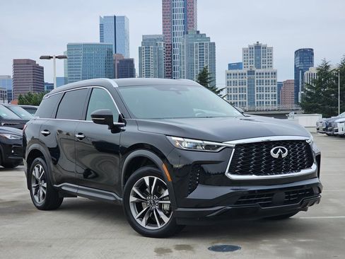 Certified 2023 INFINITI QX60 Luxe w/ Vision Package image 2