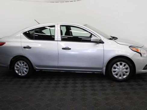 Used 2018 Nissan Versa S Plus FWD image 4