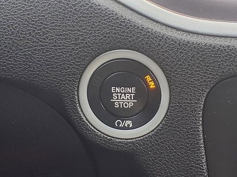 Used 2020 Dodge Charger SXT w/ Blacktop Package image 8