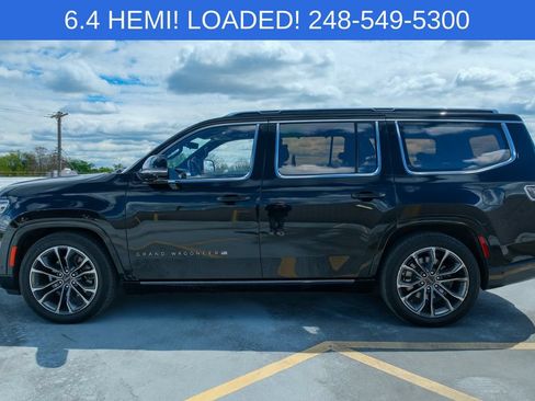 Used 2022 Jeep Grand Wagoneer Series III w/ Rear Seat Video Group 1 AWD/4WD image 1
