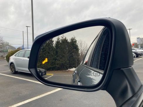 Used 2022 Toyota Corolla Cross LE w/ Moonroof Package image 41