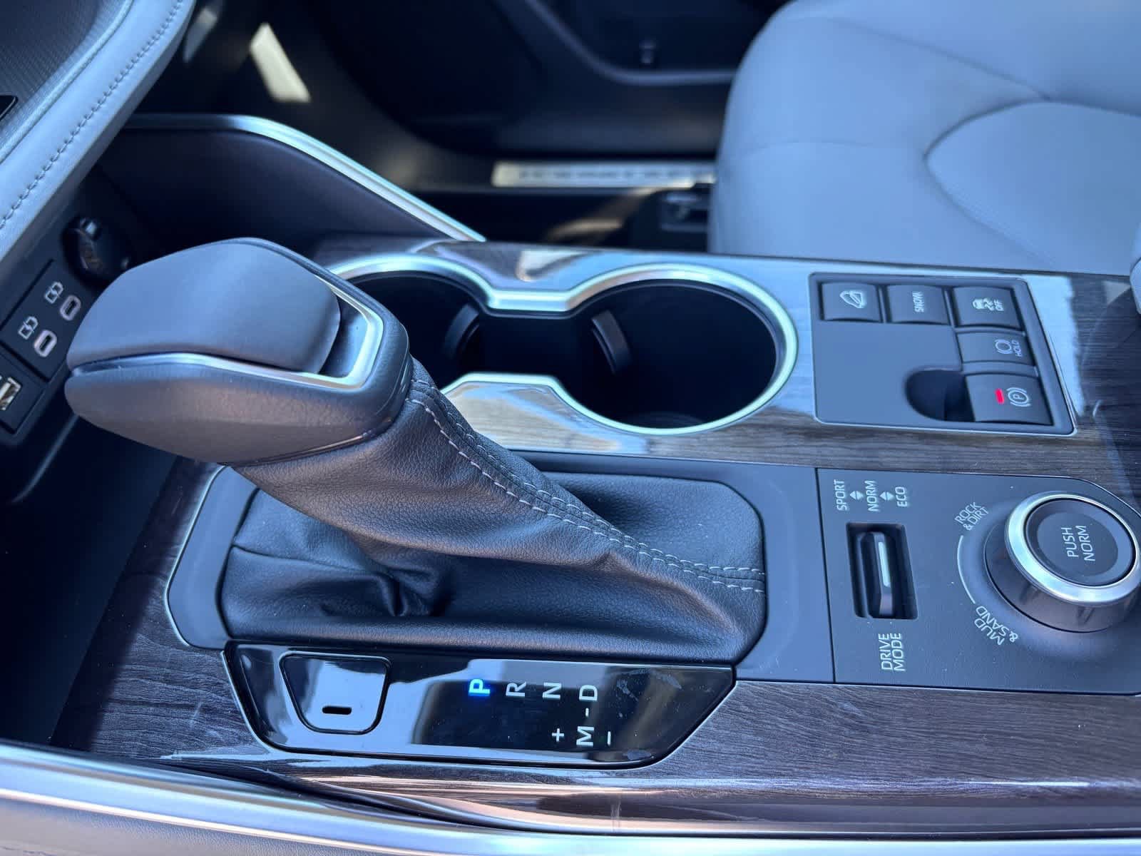 New 2026 Toyota Highlander Limited AWD/4WD image 24