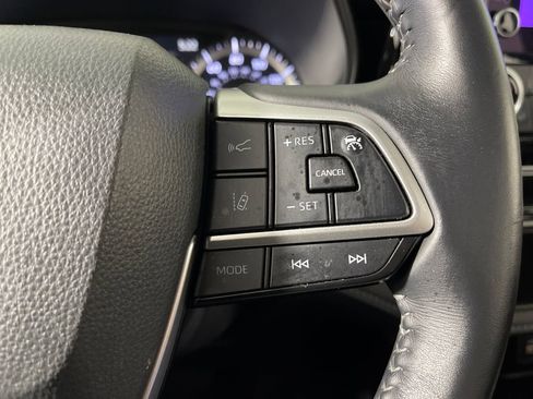 Certified 2025 Toyota Highlander LE image 27