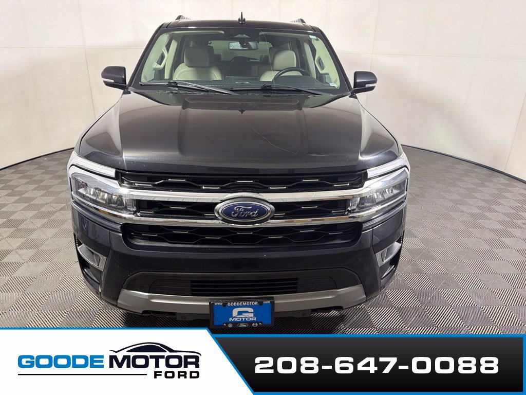 Used 2023 Ford Expedition Limited AWD/4WD image 3