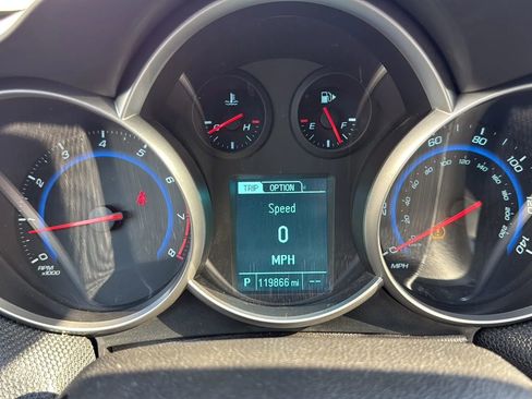 Used 2016 Chevrolet Cruze LT w/ Technology Package image 24