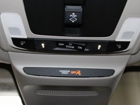 Used 2025 Honda HR-V EX-L image 38