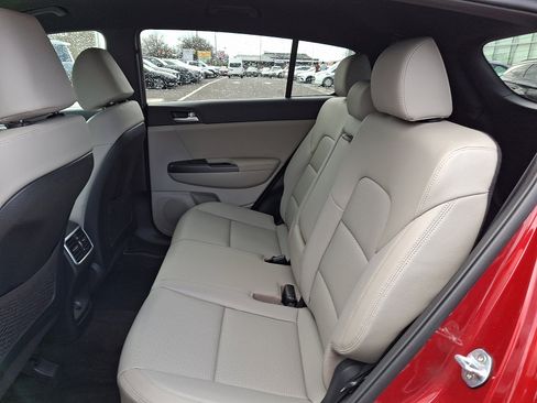 Used 2020 Kia Sportage S image 10