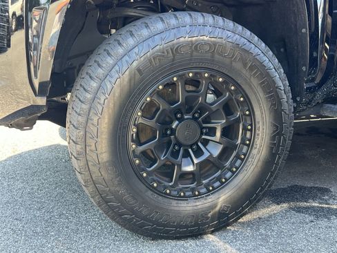 Used 2025 Toyota Tacoma SR AWD/4WD image 10