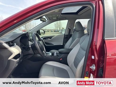 Used 2019 Toyota RAV4 XLE Premium image 10