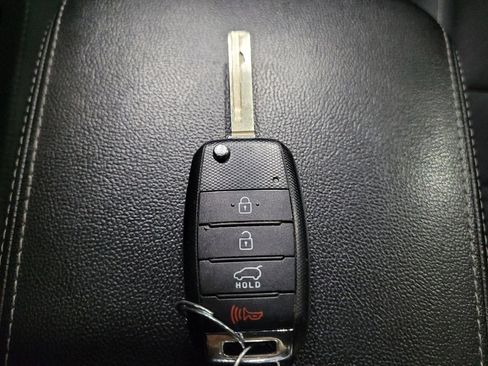 Used 2016 Kia Sorento FWD image 32