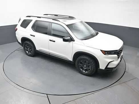 Certified 2023 Honda Pilot TrailSport image 44