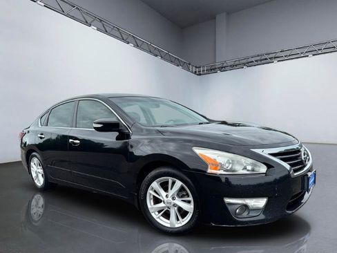 Used 2015 Nissan Altima 2.5 SV w/ Convenience Package FWD image 24
