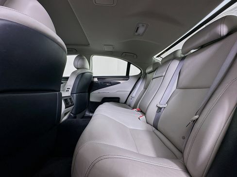 Used 2015 Lexus LS 460 AWD image 30