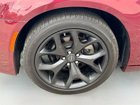 Used 2022 Chrysler 300 S image 32