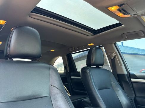 Used 2018 Toyota Highlander XLE AWD/4WD image 18