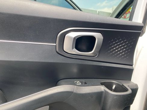 Used 2022 Kia Sorento S FWD image 12
